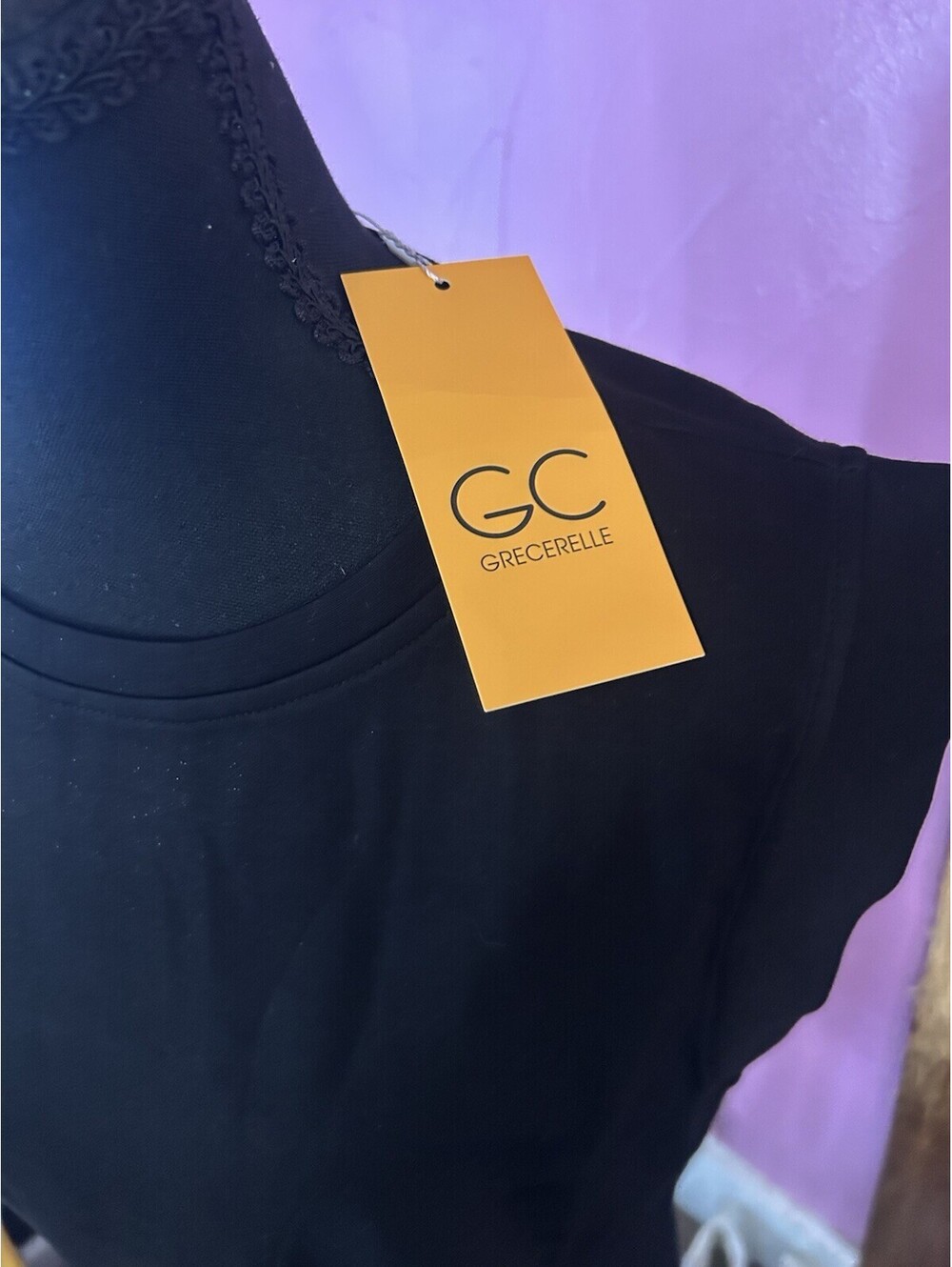 Grecerele Women’s Black Athletic 2 piece shirt and Skort L